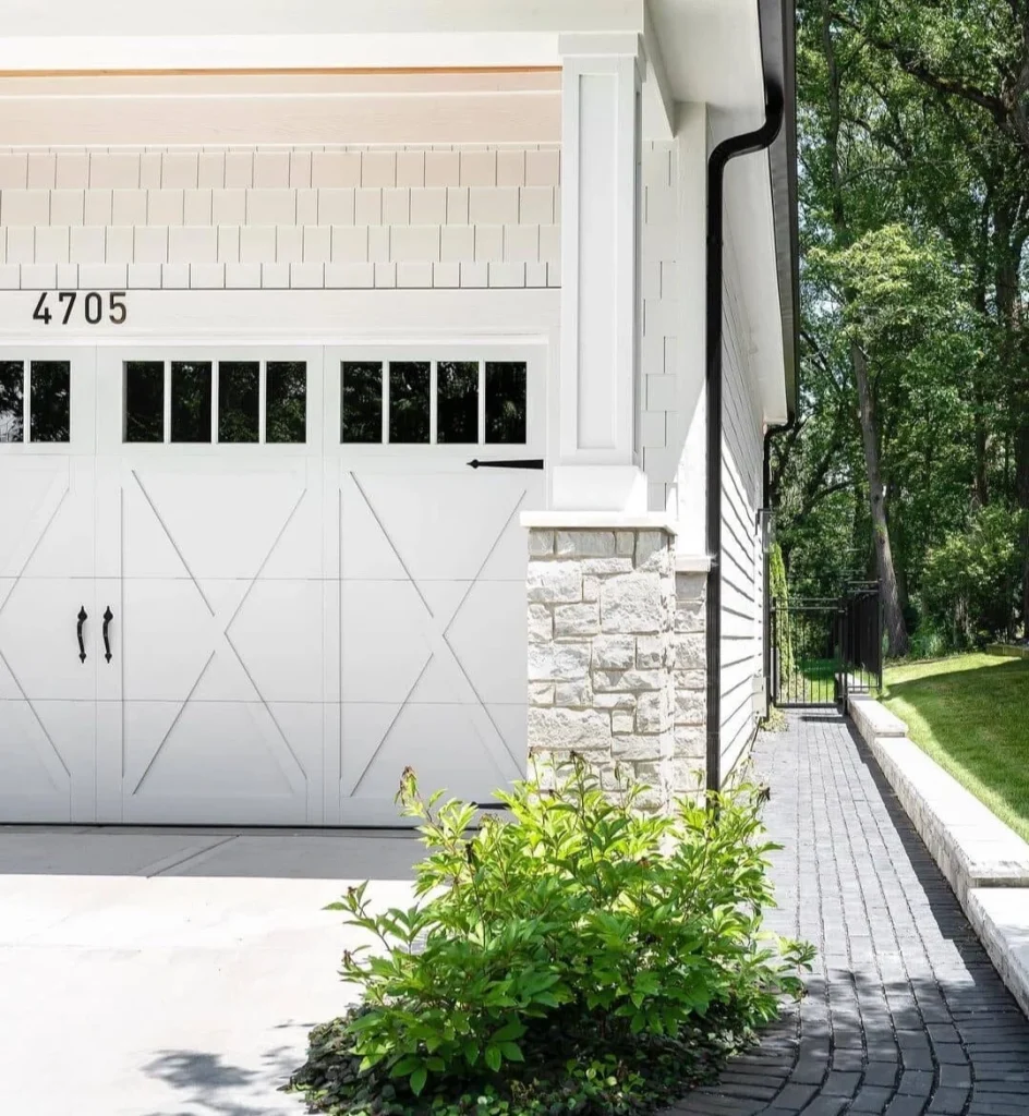 Overlay carriage house